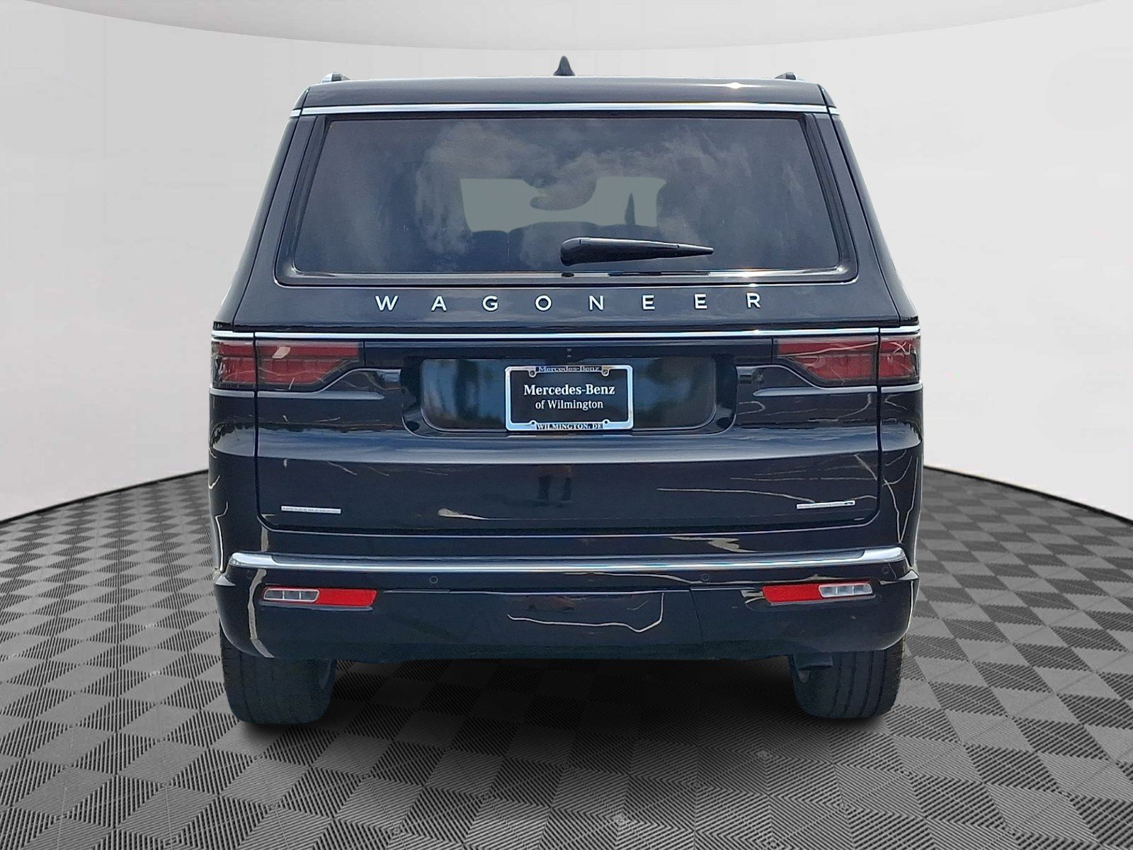 Used 2023 Diamond Black Crystal Pearlcoat - PXJ Jeep Series II 4x4 image 5