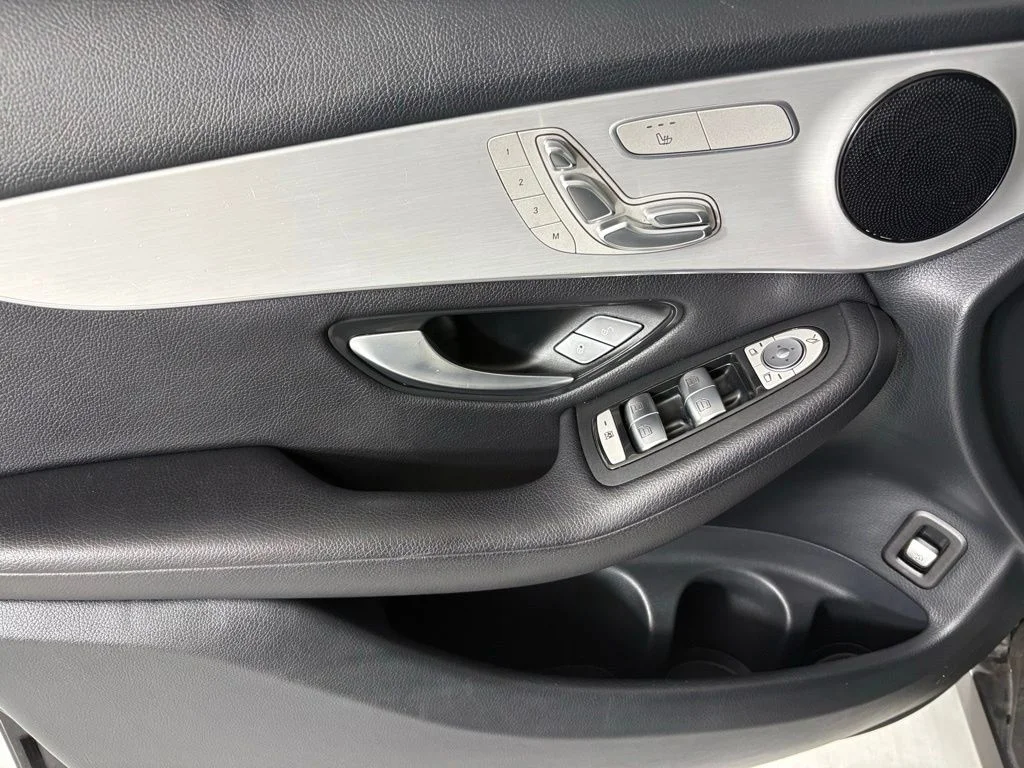 Used 2022 Black Mercedes-Benz GLC 300 image 19