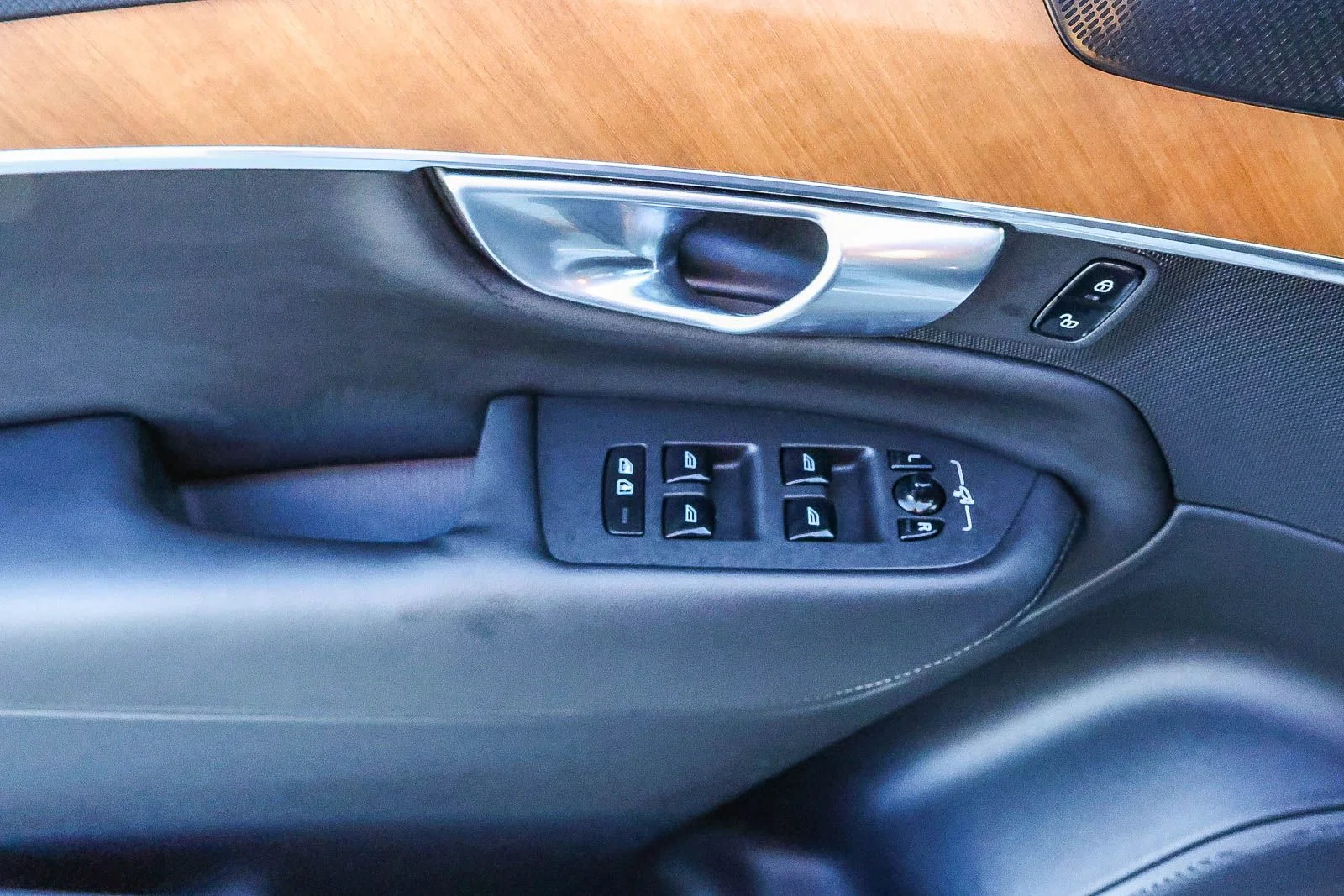 2023 Volvo XC90 Plus - Photo 27