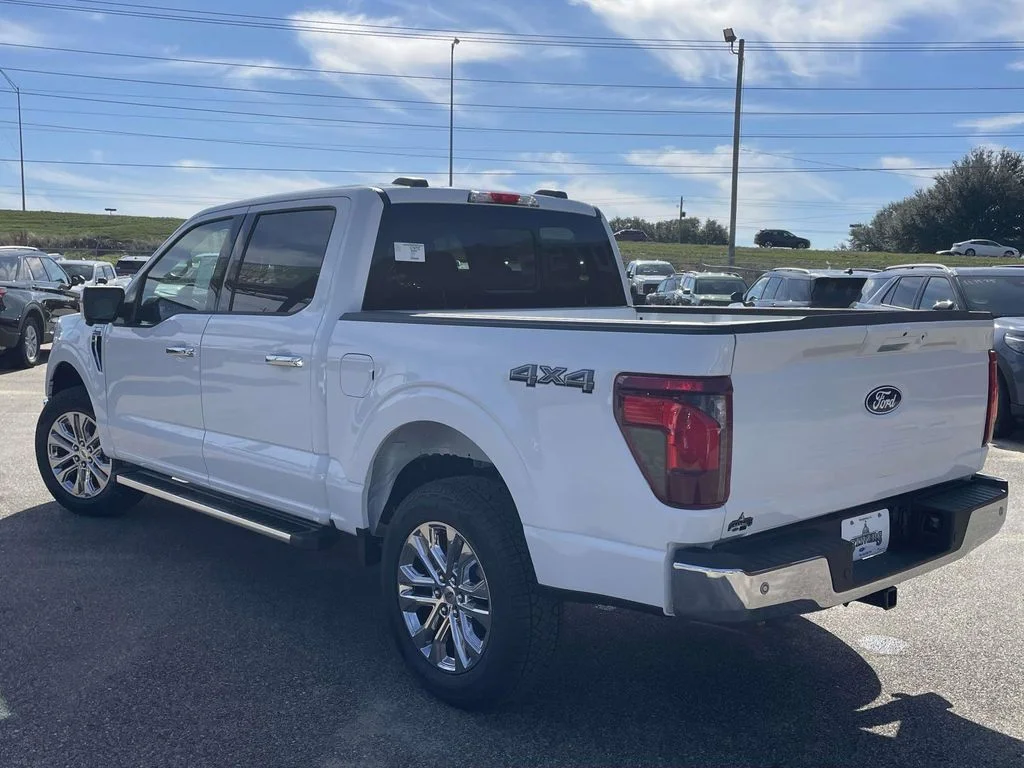 New 2026 Oxford White Ford XLT image 5
