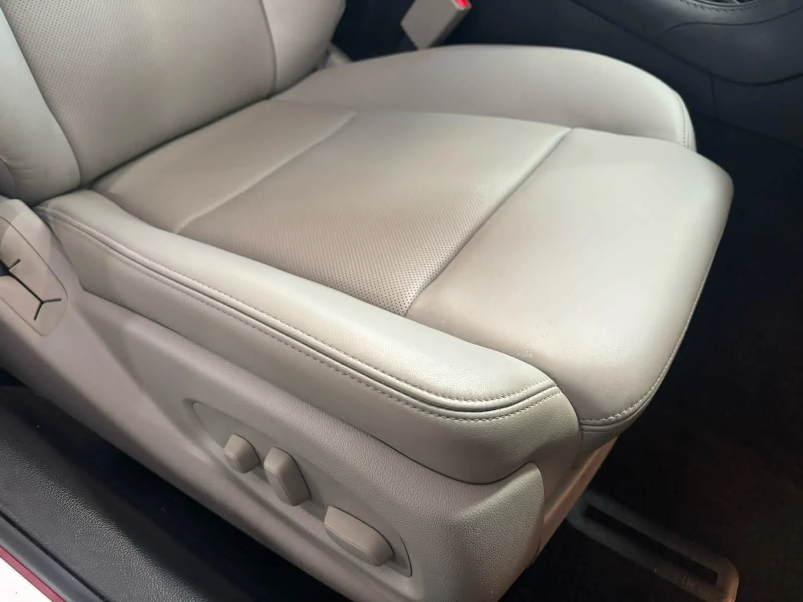 Used 2018 RED OBSESSION TINTCOAT Cadillac Luxury RWD image 12
