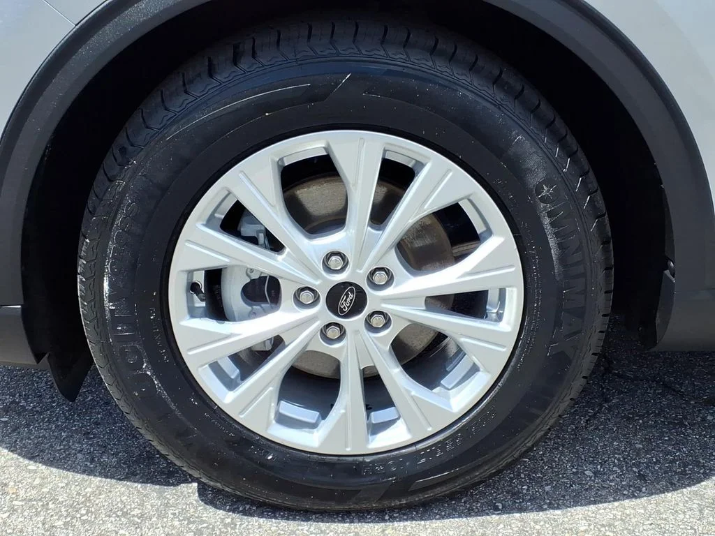 Used 2023 Silver Ford Active image 9