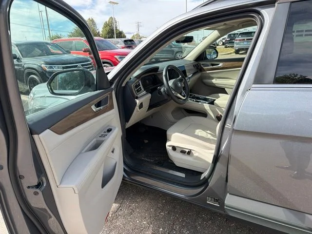 Certified Used 2025 Gray Volkswagen 2.0T SE w/Technology image 10