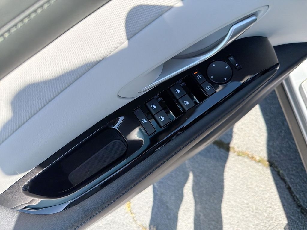 New 2026 Silver Hyundai Limited AWD image 15