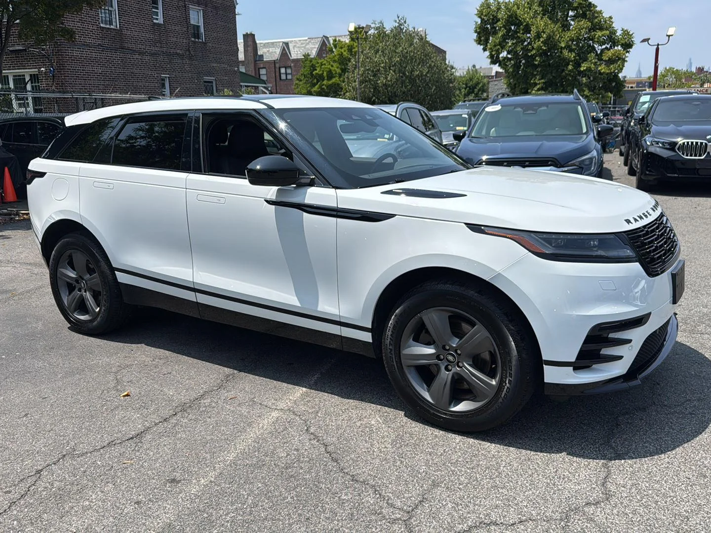 2025 Land Rover Range Rover Velar Dynamic SE - Photo 8