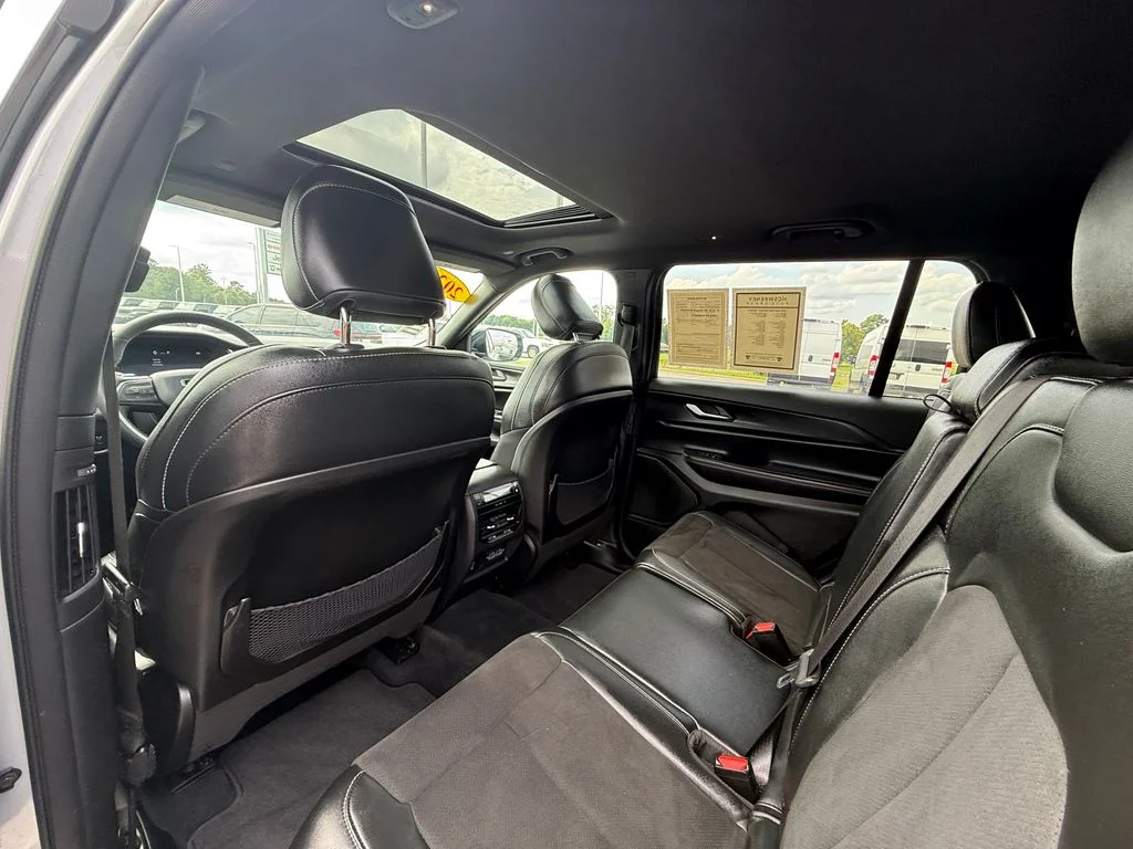 Used 2024 Silver Jeep Altitude X image 23