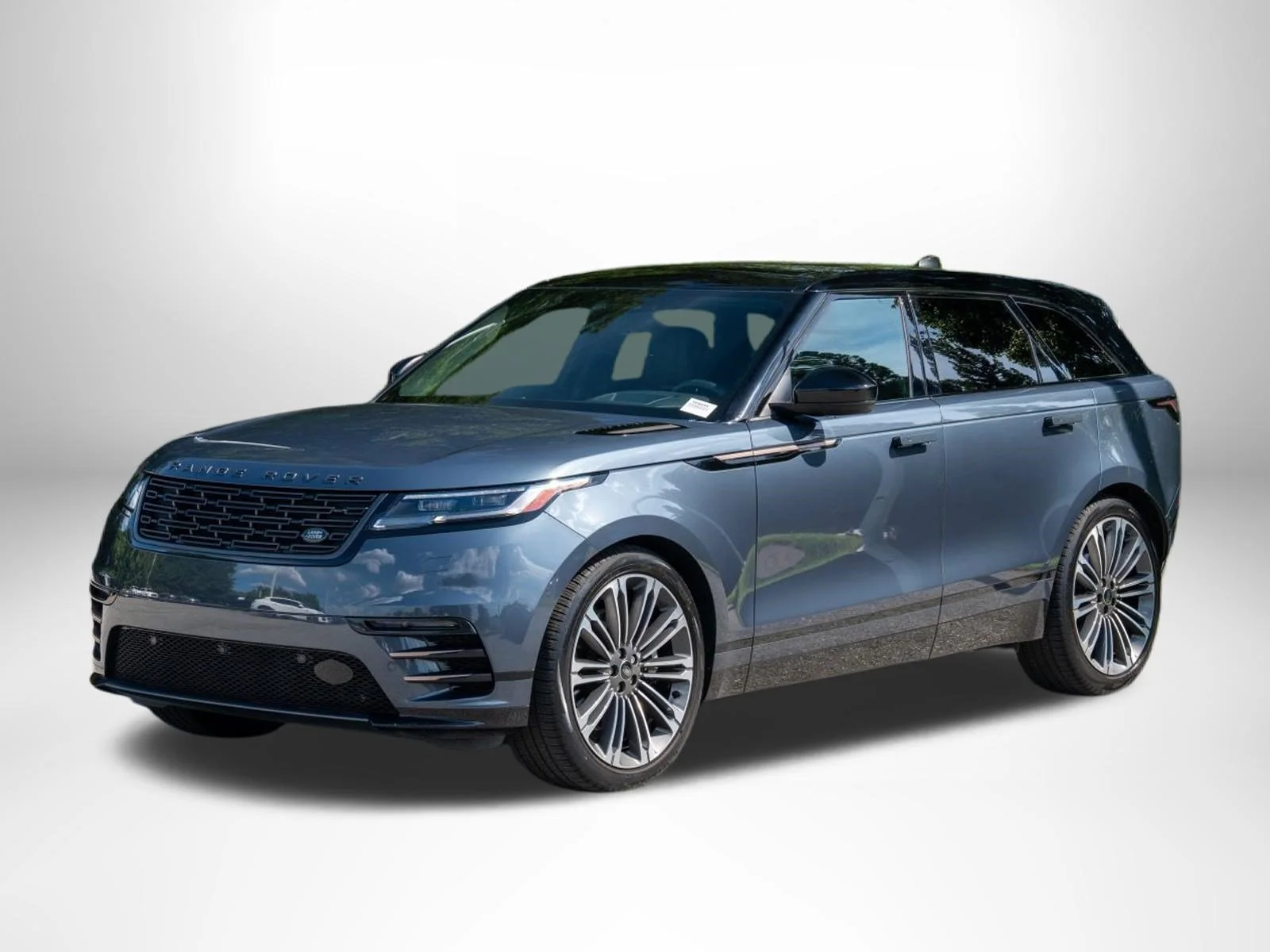 Used 2024 Varesine Blue Metallic Land Rover Dynamic HSE image 3