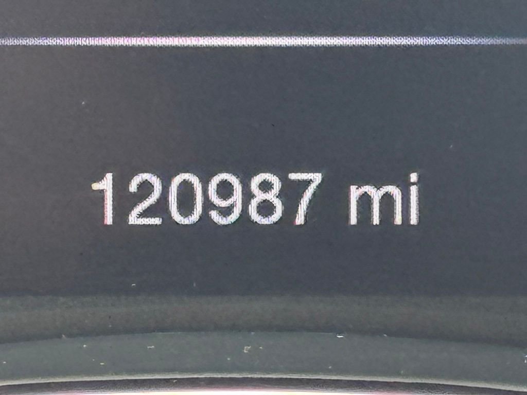 Used 2018 Blue Jeep Overland image 10