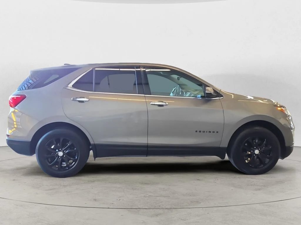 Used 2018 Gray Chevrolet LT image 4