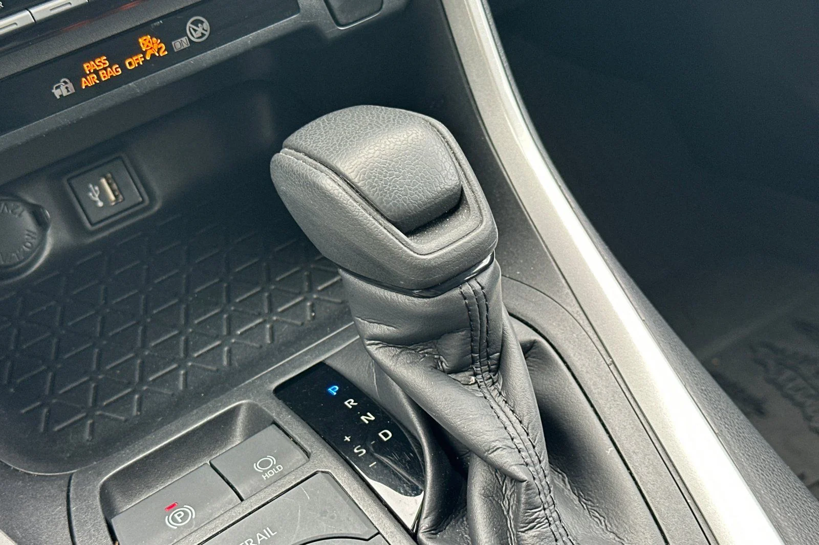 2024 Toyota RAV4 Woodland Edition - Photo 27
