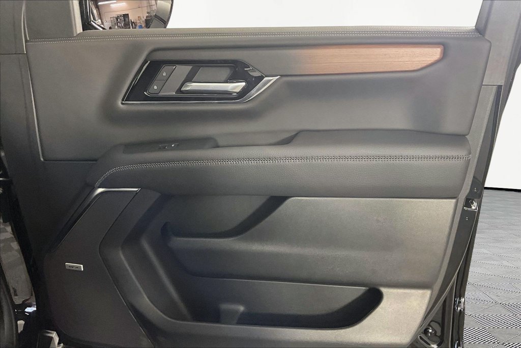 2026 GMC Yukon Denali - Photo 28