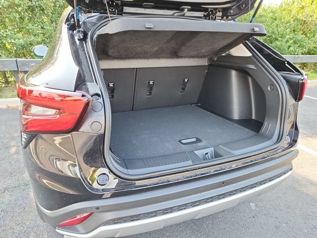 2026 Chevrolet Trax LT - Photo 18