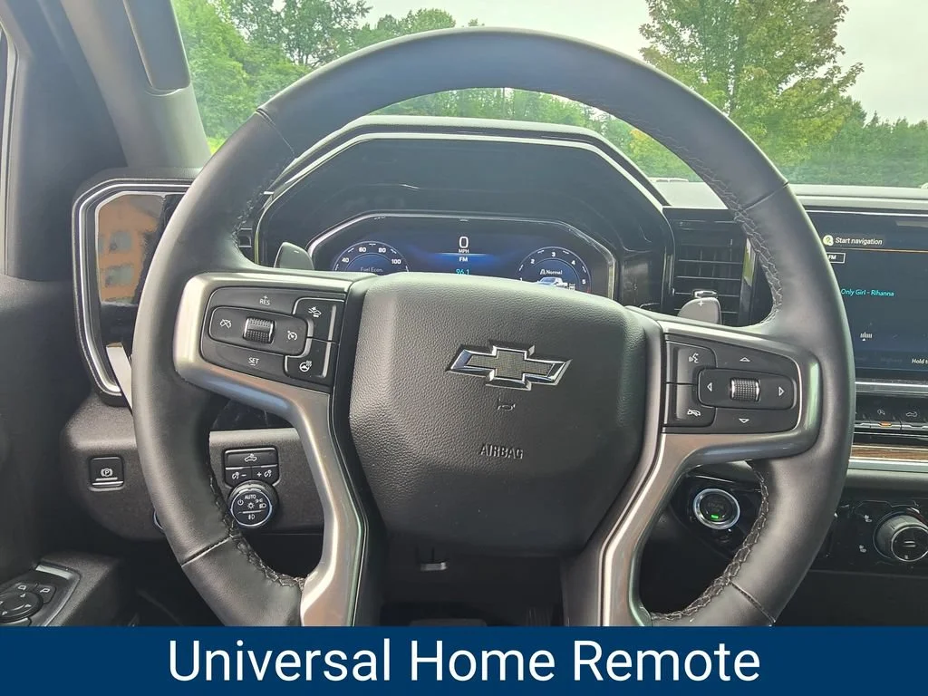 Used 2025 Black Chevrolet RST image 26