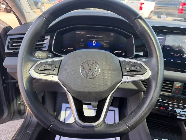 Used 2025 Platinum Gray Metallic Volkswagen 1.5T SE image 18