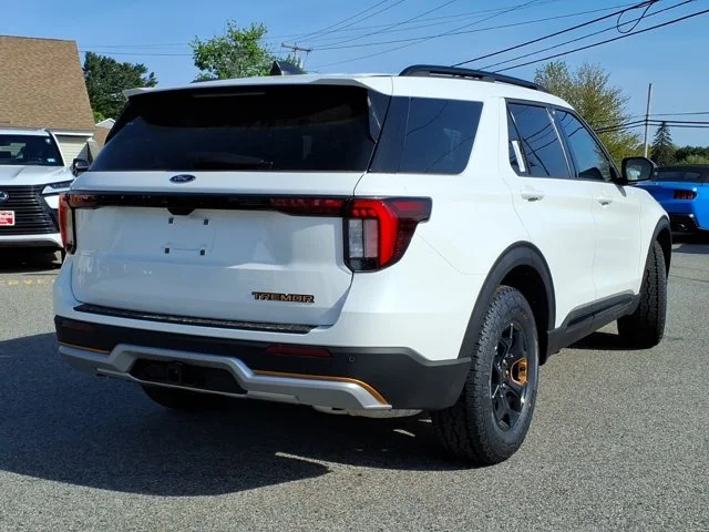 New 2026 Star White Metallic Tri-Coat Ford Tremor image 24