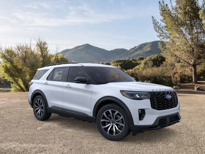 New 2026 Space White Metallic Ford ST-Line image 31