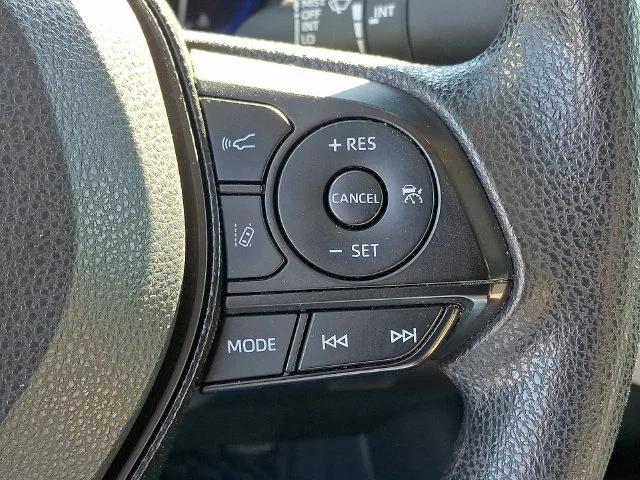 Used 2021  Toyota LE image 21