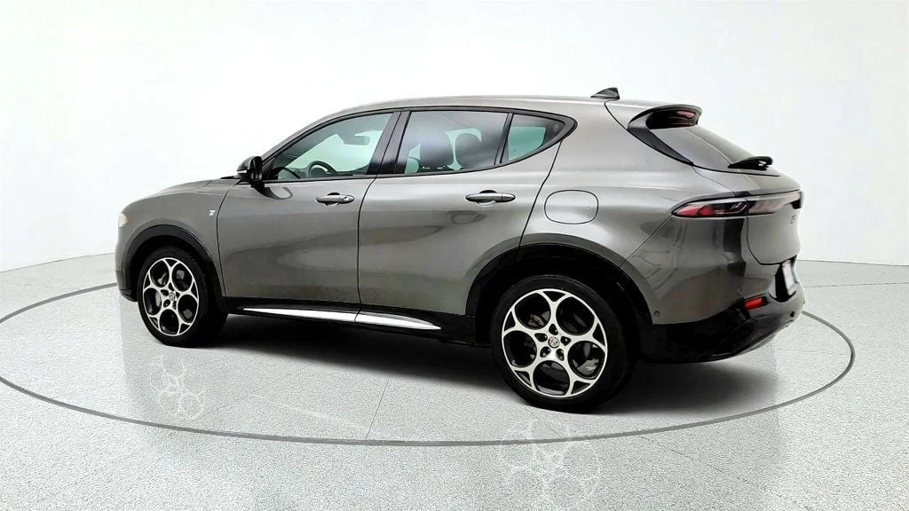Used 2024 Grigio Ascari Metallic Alfa Romeo Ti EAWD w/ Active Assist Package & Premium Interior image 7