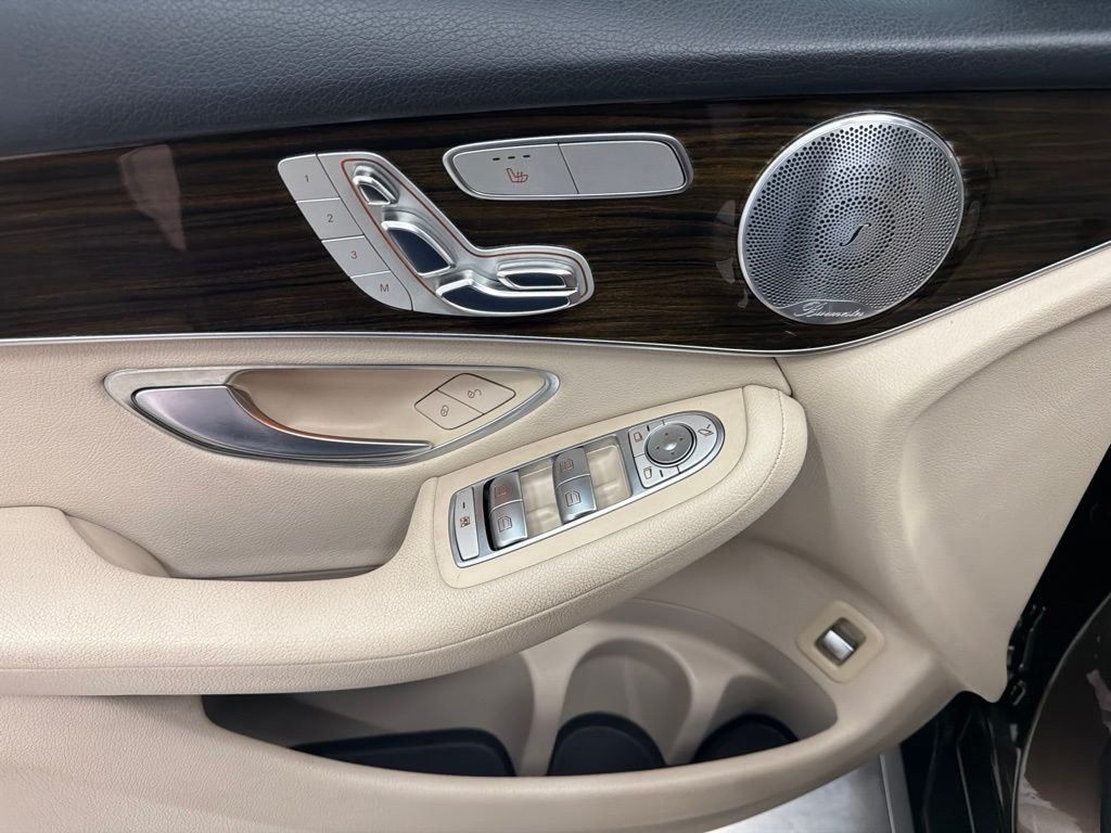 Used 2017 Brown Mercedes-Benz GLC 300 image 19