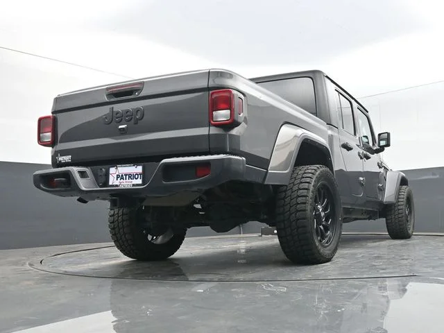 Used 2022 Gray Jeep Sport image 42