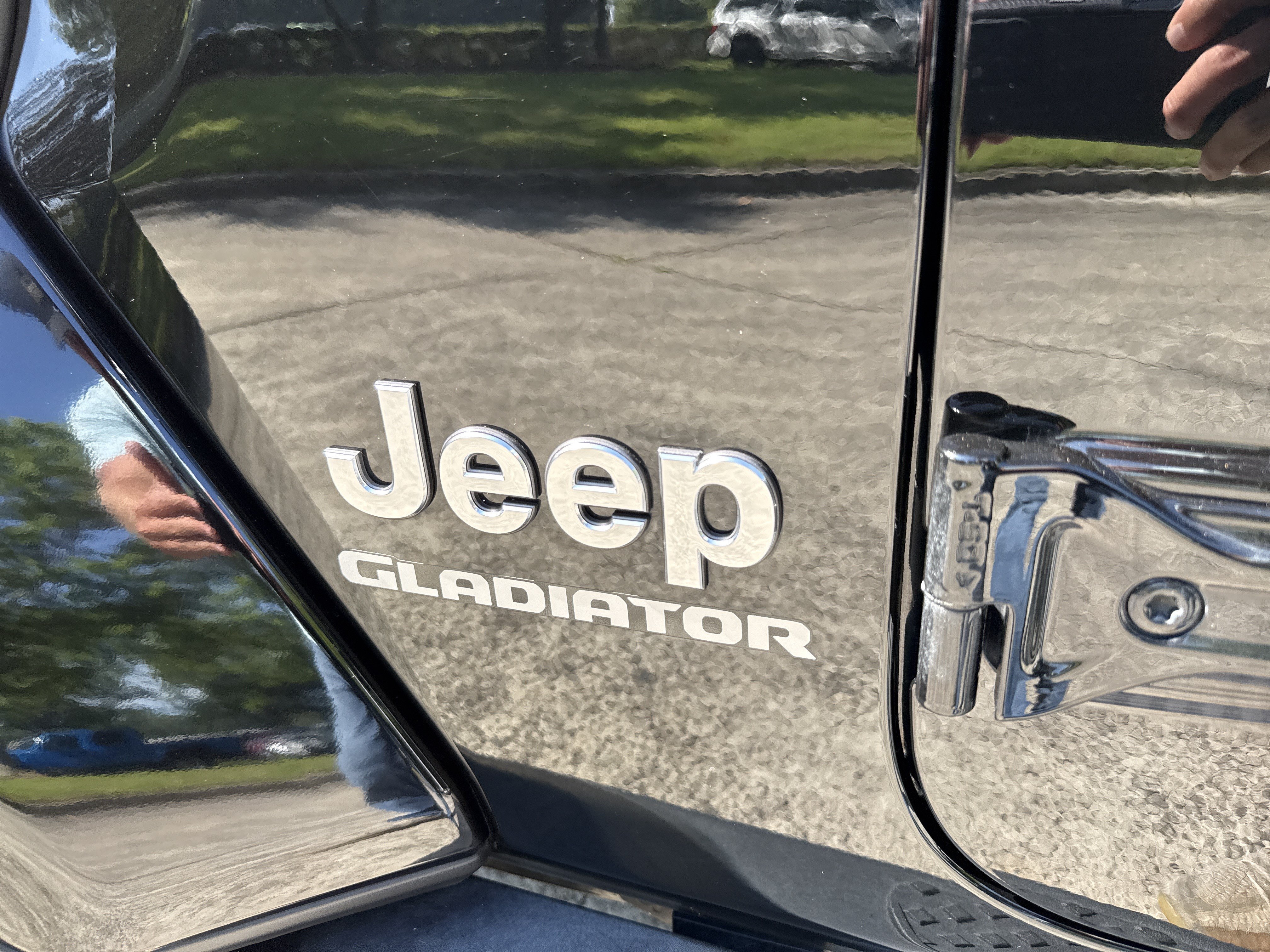 Used 2021 Black Clearcoat Jeep Overland image 11