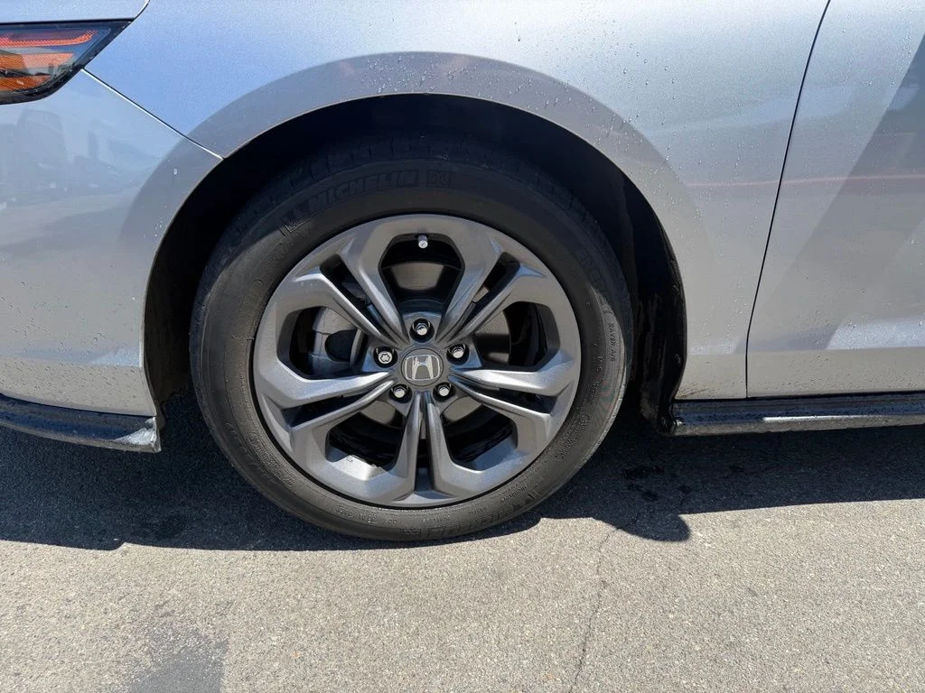 Used 2023 Silver Honda EX image 6