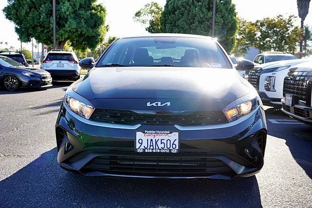 Used 2023 Black Kia LXS image 4
