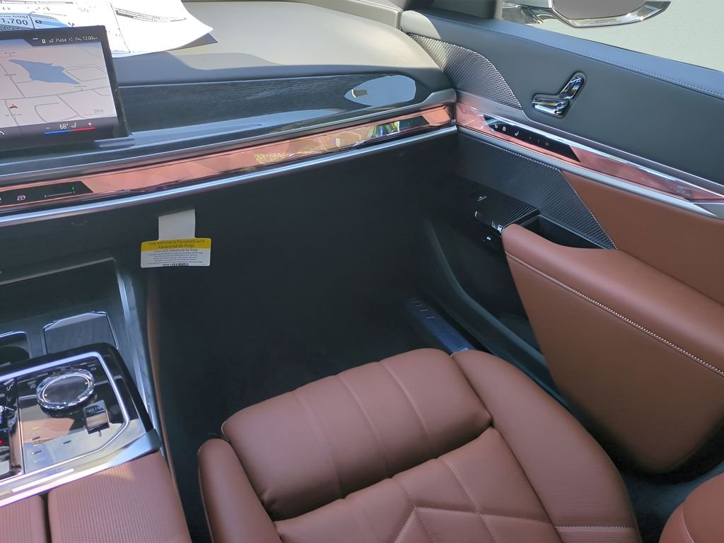 New 2026 Oxide Grey Metallic BMW 750e xDrive image 16