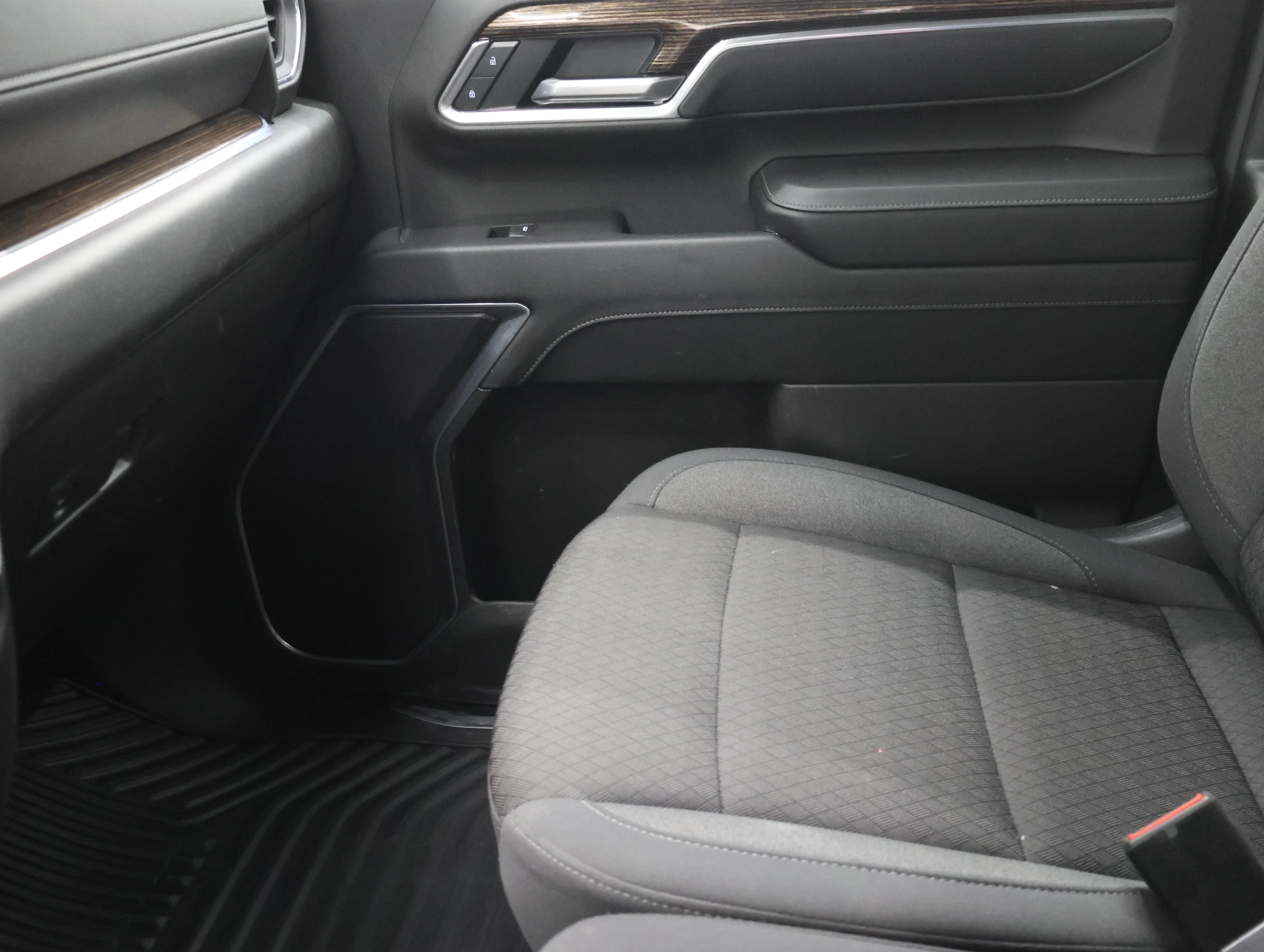 Used 2025 Summit White GMC SLE image 12