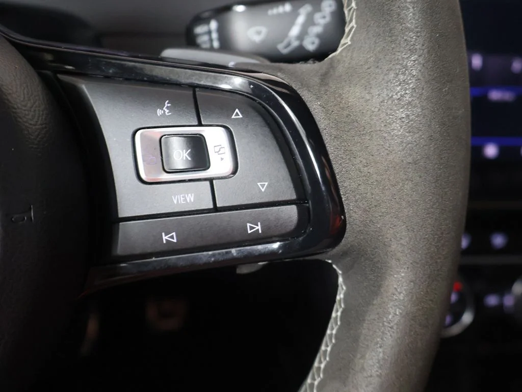 Used 2019 Red Volkswagen DCC & Navigation 4Motion image 42