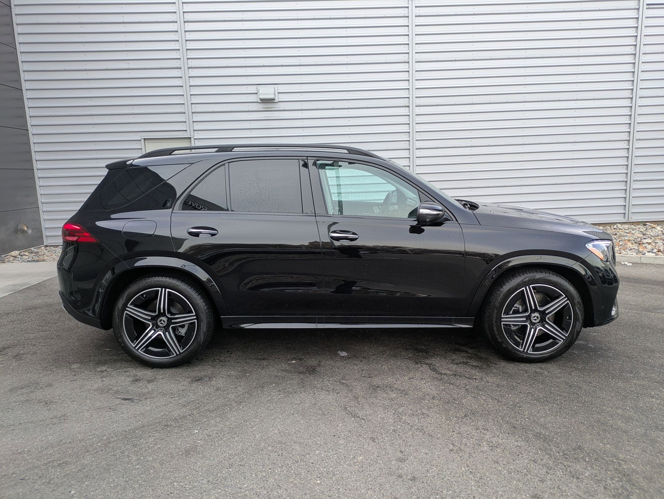 New 2026 Black Mercedes-Benz GLE 450 image 20