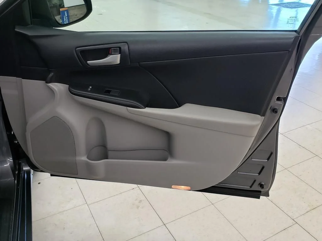 Used 2013 Magnetic Gray Metallic Toyota LE image 18