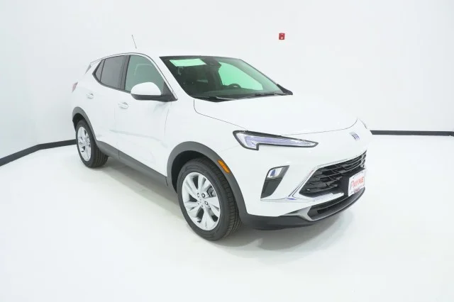 New 2026 Summit White Buick Preferred image 3