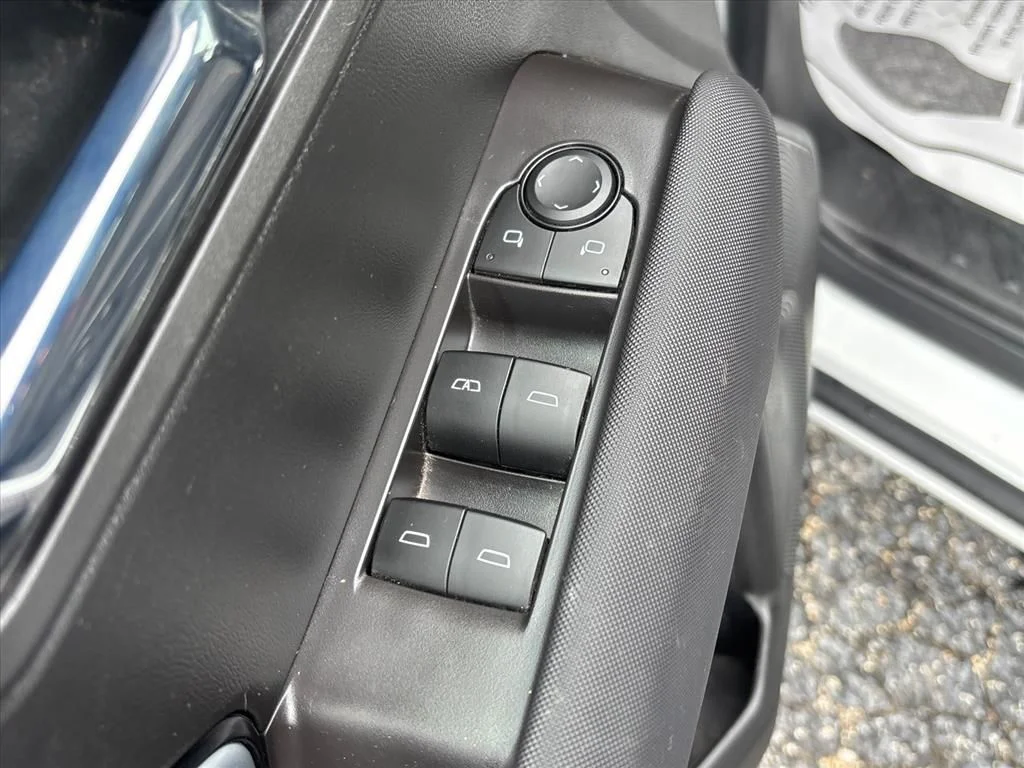 Used 2025 White Chevrolet Z71 image 25