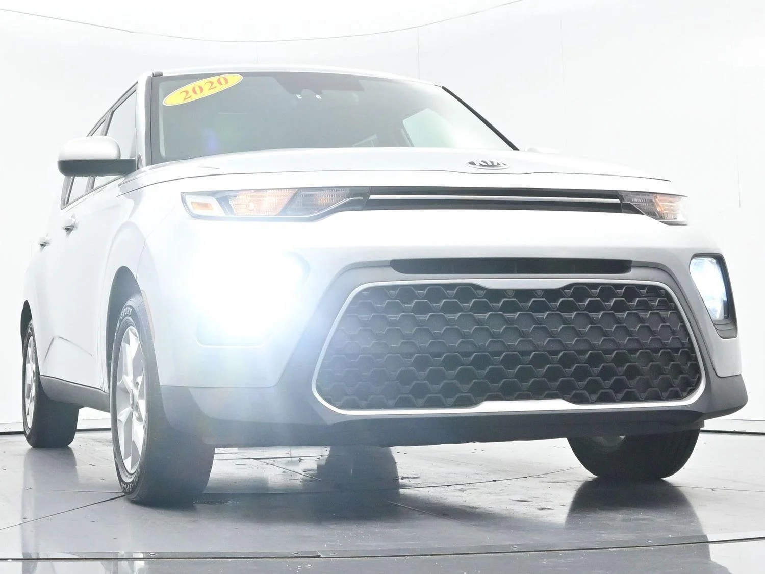 Used 2020 Sparkling Silver Kia S image 41