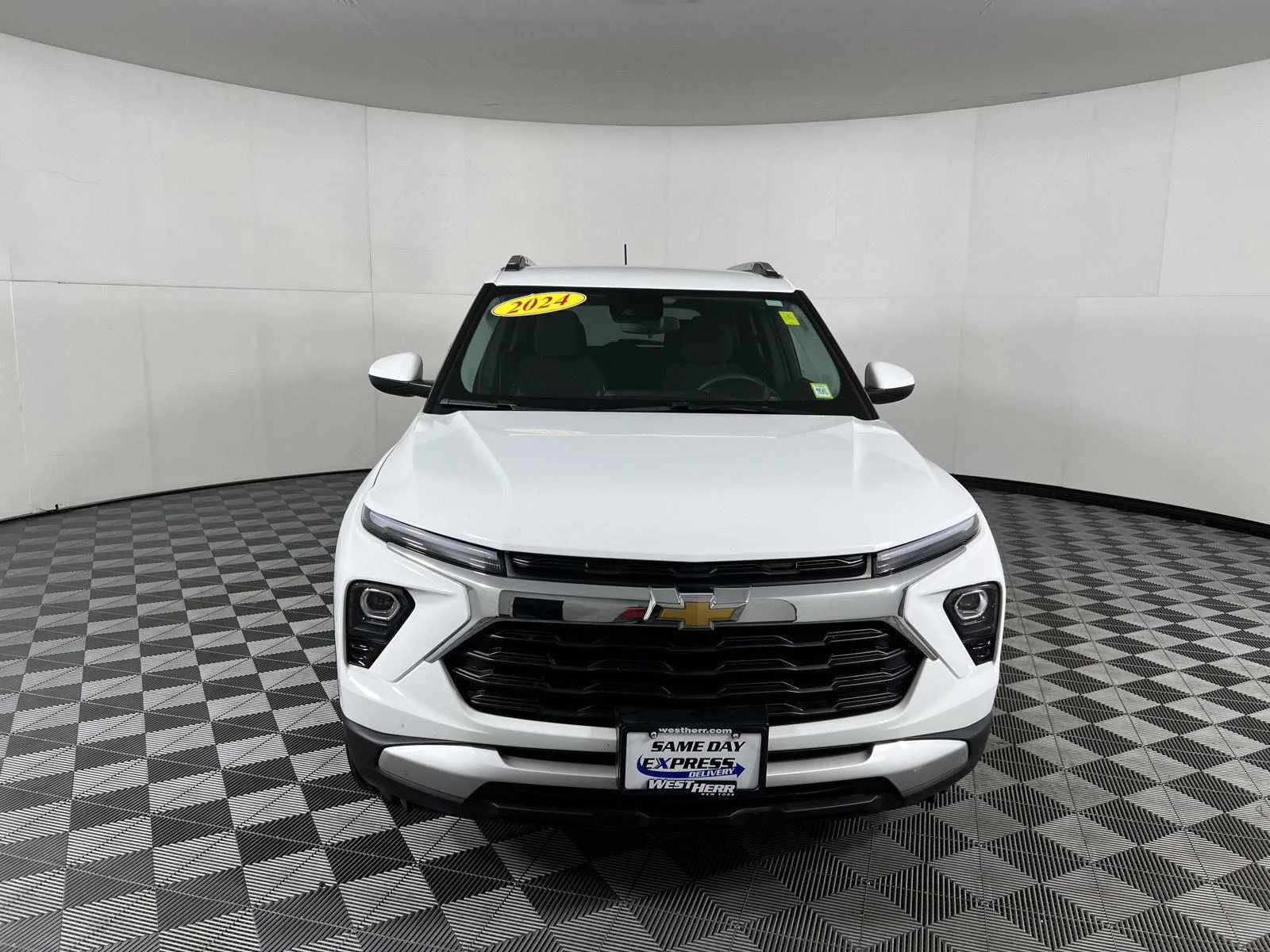 Used 2024 Summit White Chevrolet LT image 12