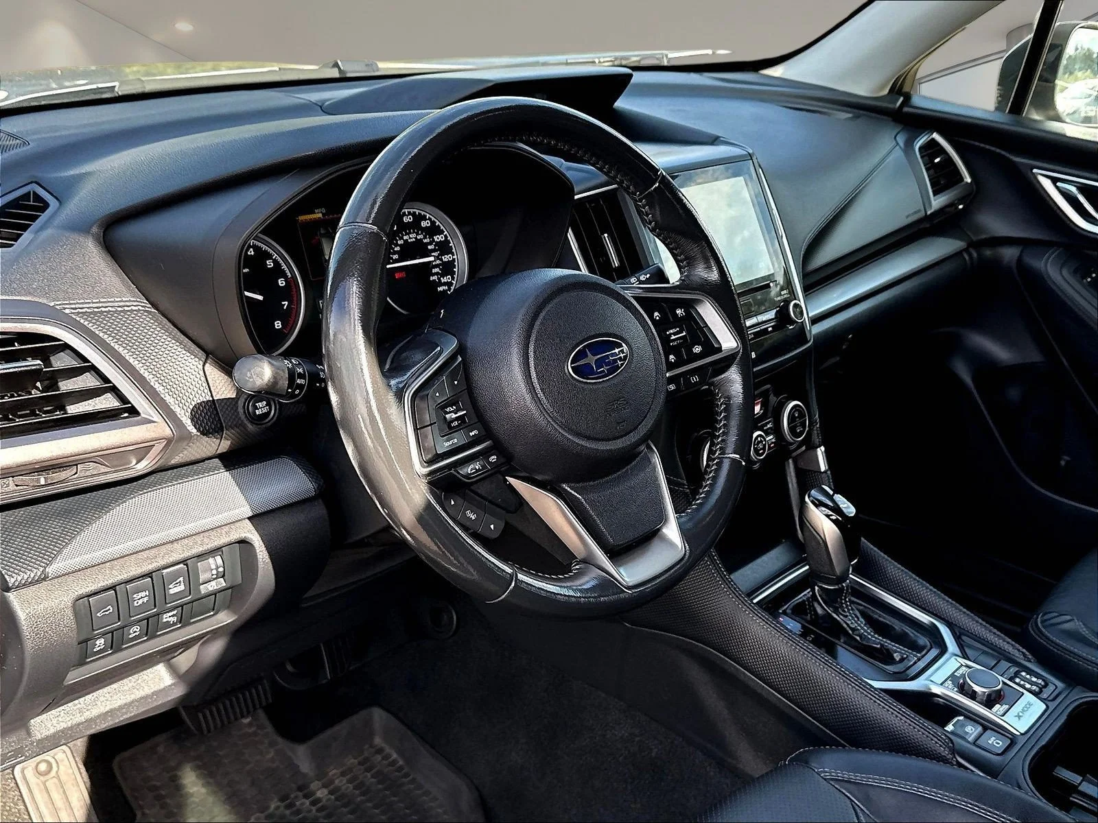 Used 2020 Ice Silver Metallic Subaru Limited image 20