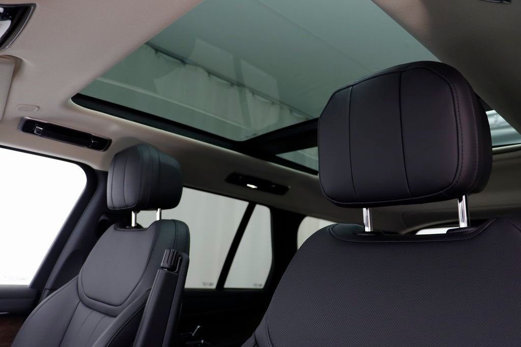 2025 Land Rover Range Rover SE - Photo 15