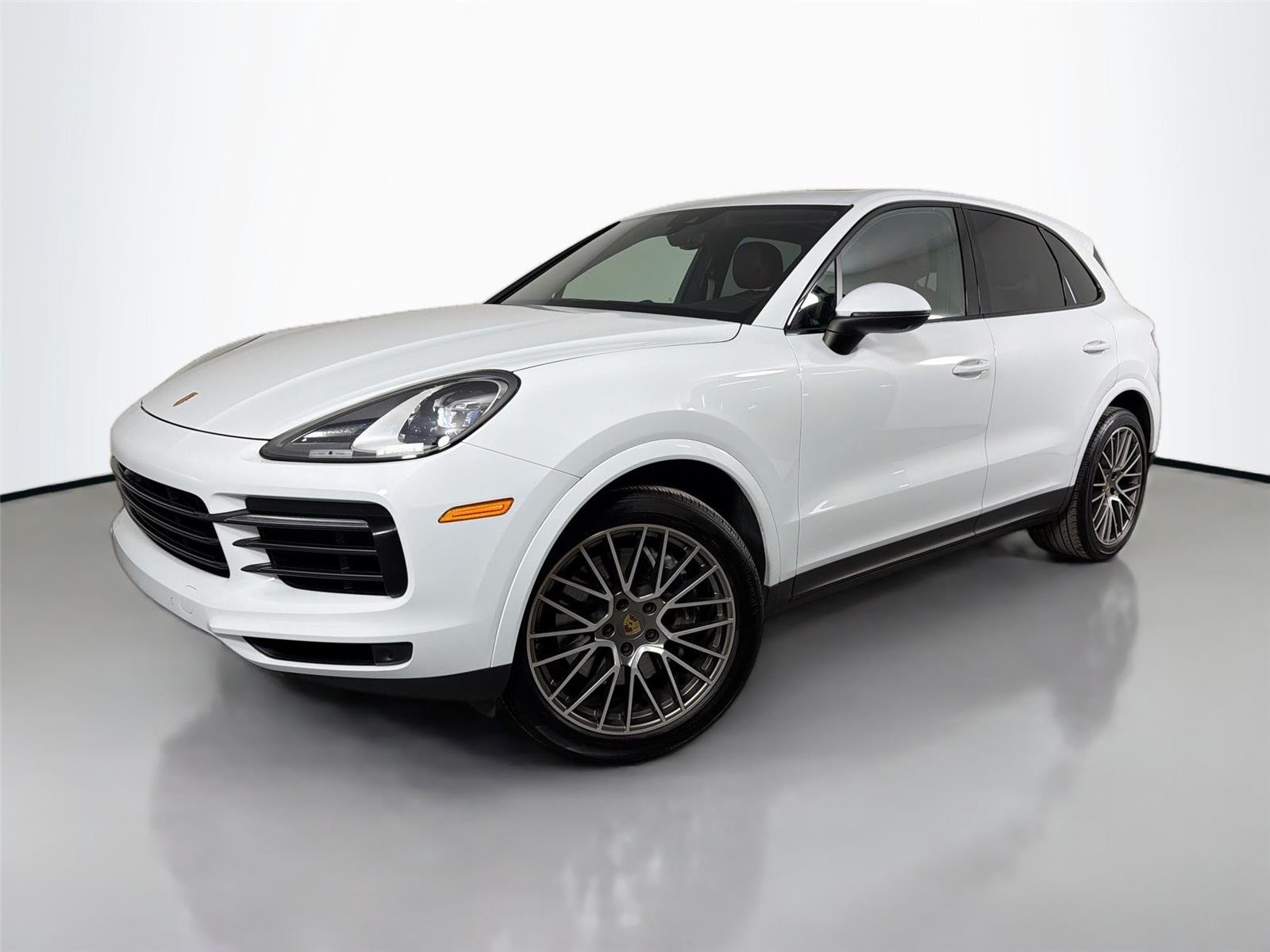 2023 Porsche Cayenne Platinum Edition's photo