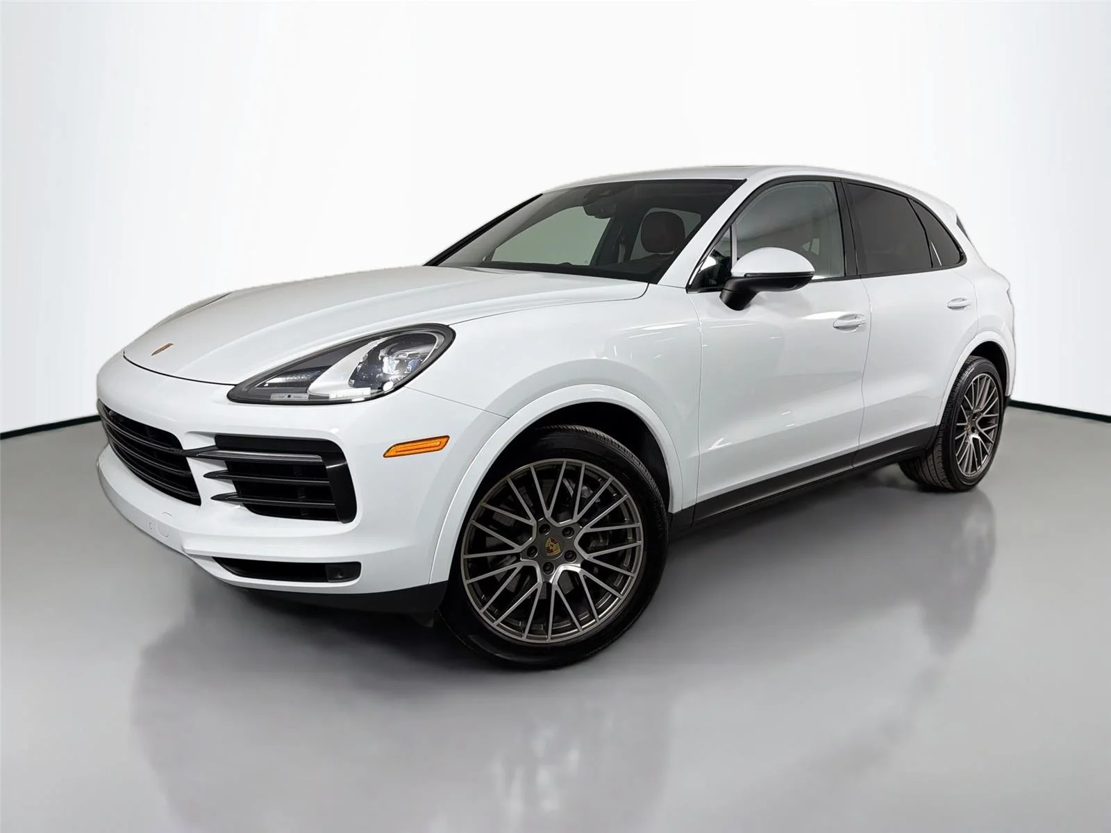 2023 Porsche Cayenne Platinum Edition's photo