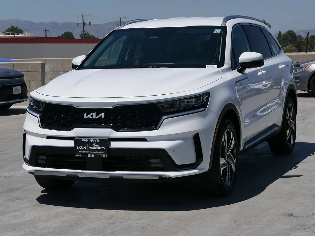 Used 2023 White Kia EX image 7