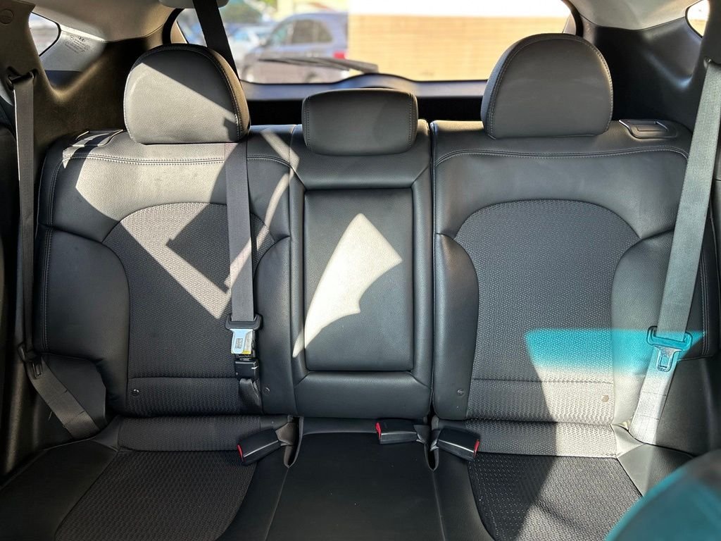 Used 2012 Diamond Silver Hyundai GLS image 29