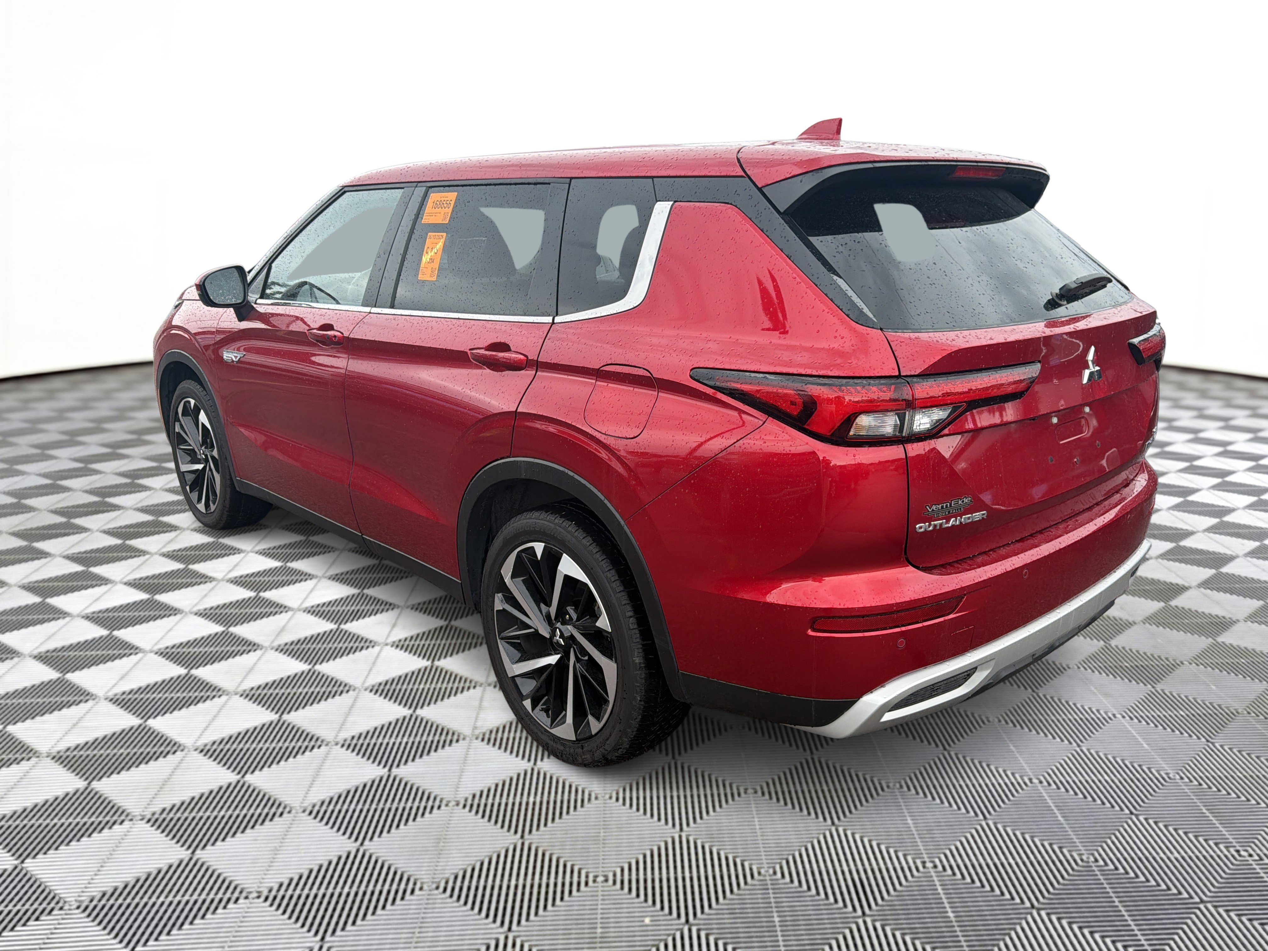 Certified Used 2025 Red Diamond Mitsubishi SE image 3