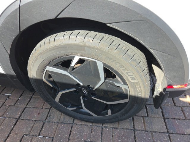 Used 2023 Gray Hyundai SEL image 14