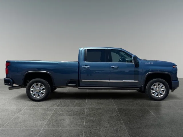 Used 2024 Lakeshore Blue Metallic Chevrolet High Country image 6