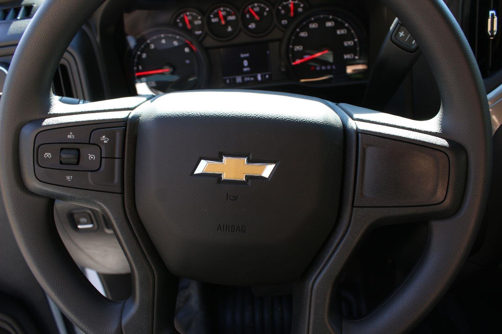 New 2026 Summit White Chevrolet WT image 22