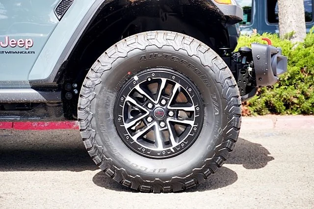 New 2026 Anvil Clear-Coat Exterior Paint Jeep Rubicon X image 8