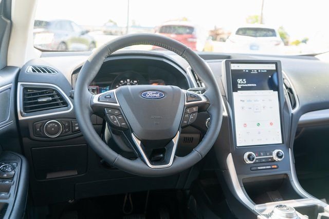 Used 2023 Green Ford SEL image 13