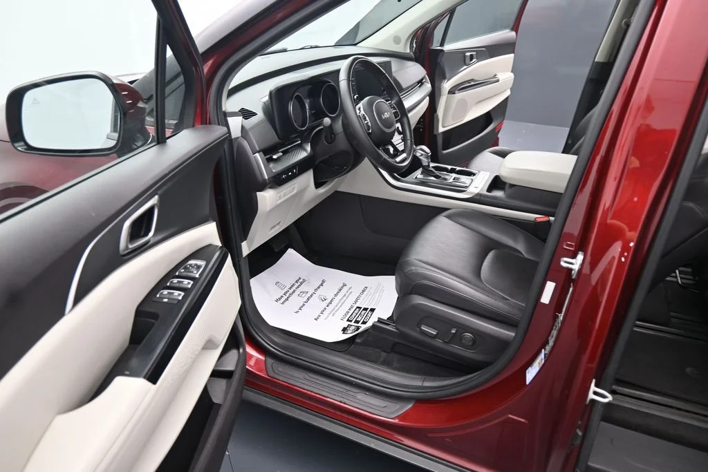 Used 2024 Red Kia LX image 18