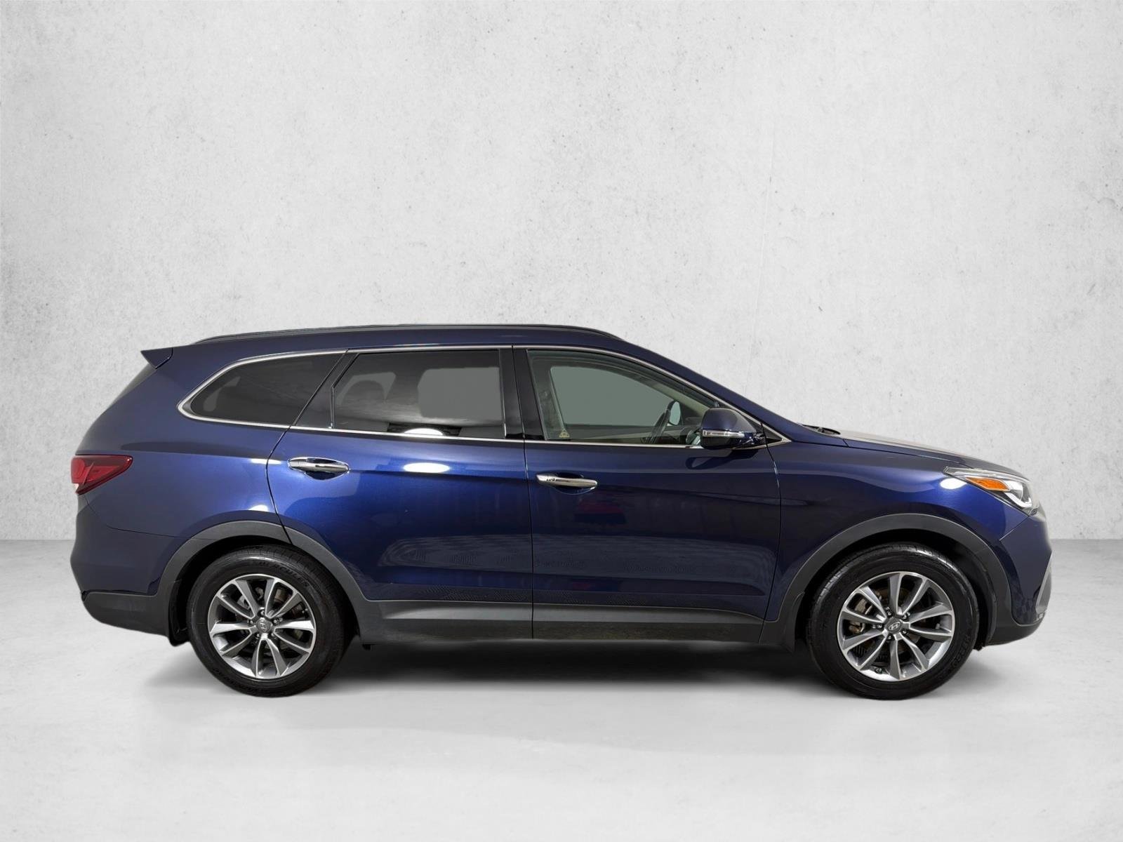 Used 2017 Storm Blue Hyundai SE image 2